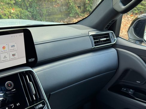 Used 2024 Lexus LX 600 MARK LEVINSON SOUND / APPEARAN w/ Appearance Package image 33