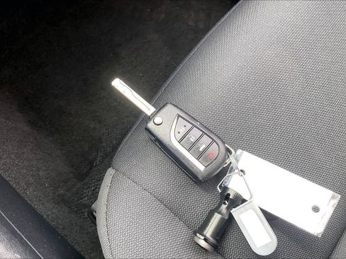 Used 2024 Toyota Corolla LE image 14