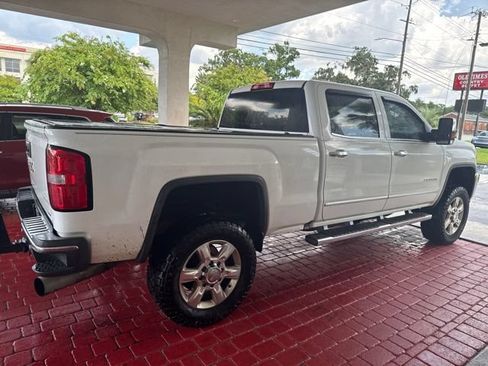 Used 2018 GMC Sierra 2500 SLT w/ Duramax Plus Package AWD/4WD image 5