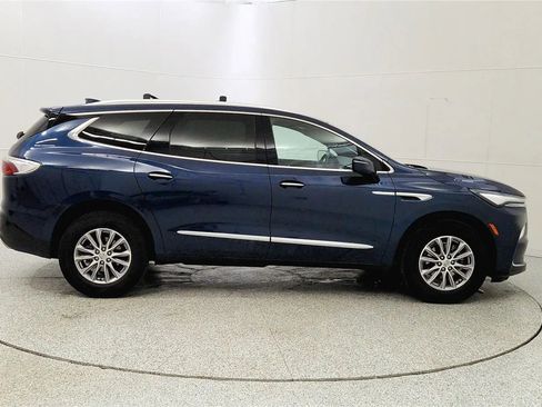 Used 2023 Buick Enclave Essence image 8