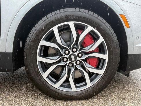 Used 2025 Cadillac XT5 Sportv w/ Technology Package AWD/4WD image 12