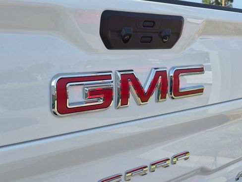 New 2026 GMC Sierra 2500 AT4 w/ AT4 Premium Plus Package AWD/4WD image 31