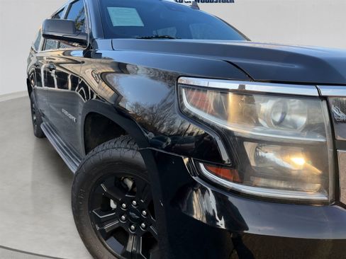Used 2016 Chevrolet Suburban LT image 12