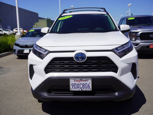 Used 2023 Toyota RAV4 LE AWD/4WD image 6