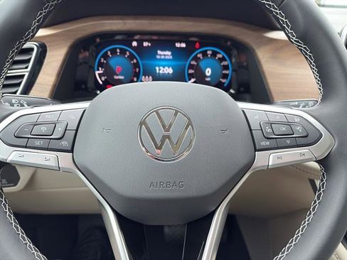 New 2026 Volkswagen Atlas SE image 18