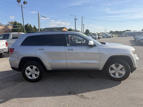 Used 2013 Jeep Grand Cherokee Laredo AWD/4WD image 8