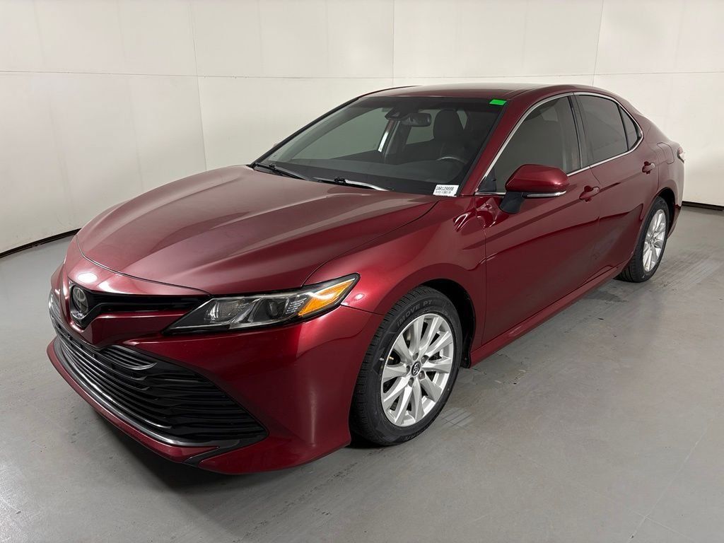 Used 2020 Toyota Camry LE w/ Convenience Package FWD image 4