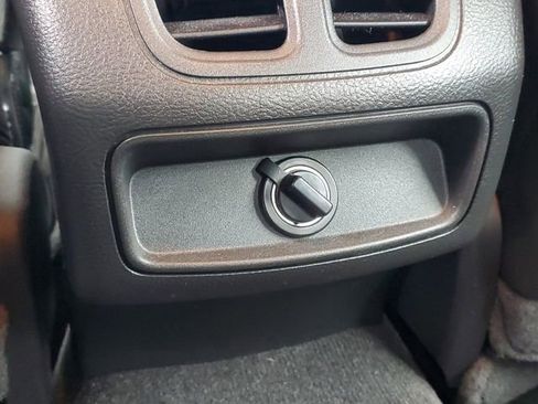 Certified 2018 Ford Taurus SEL FWD image 27