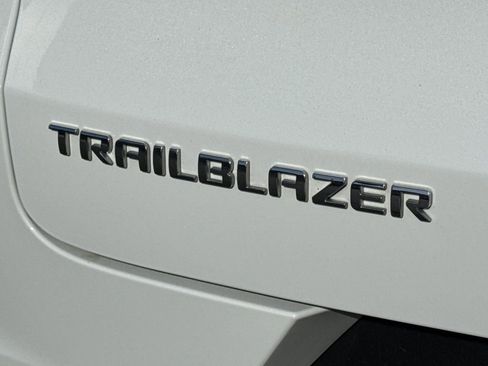 Used 2023 Chevrolet TrailBlazer ACTIV w/ Convenience Package image 9
