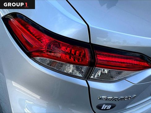 Used 2021 Toyota Corolla LE FWD image 27