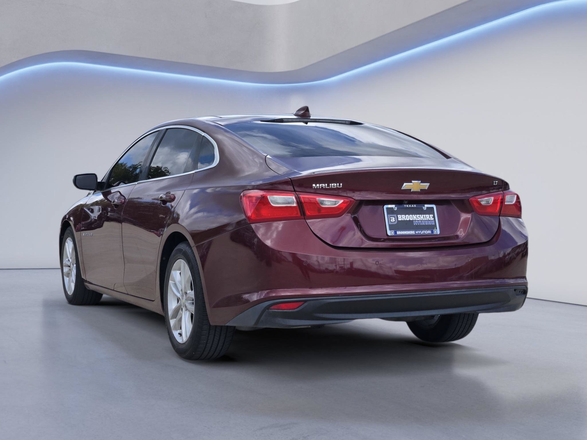 Used 2016 Chevrolet Malibu LT w/ Driver Confidence Package FWD image 8