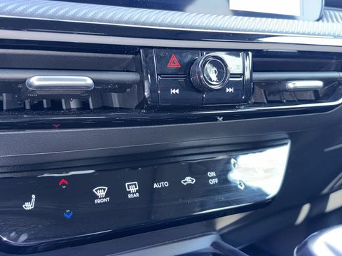 Certified 2025 Nissan Kicks SR w/ SR Premium Package FWD image 12