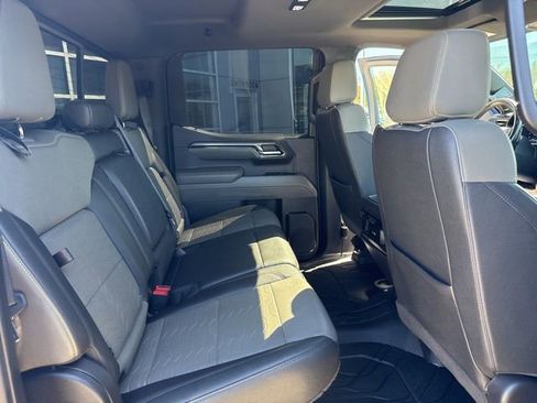 Used 2023 Chevrolet Silverado 1500 ZR2 w/ Technology Package AWD/4WD image 32