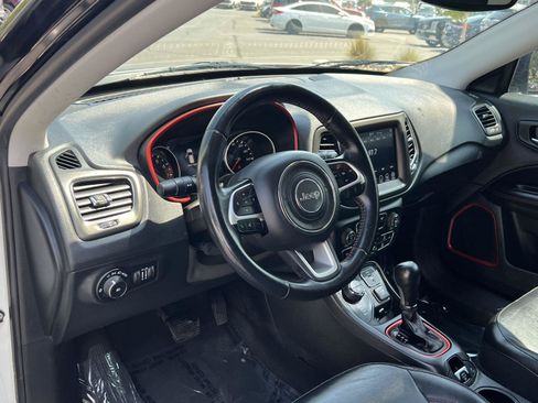 Used 2019 Jeep Compass Trailhawk AWD/4WD image 28