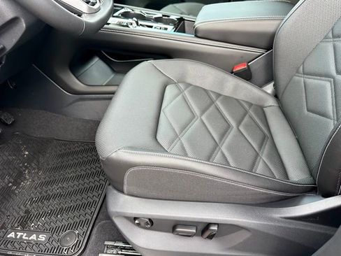 New 2026 Volkswagen Atlas SE image 14