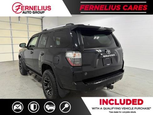 Used 2022 Toyota 4Runner SR5 Premium w/ Moonroof Package AWD/4WD image 6
