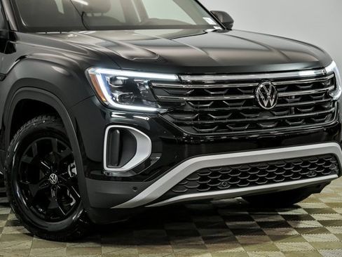 Certified 2025 Volkswagen Atlas Peak Edition SE image 2