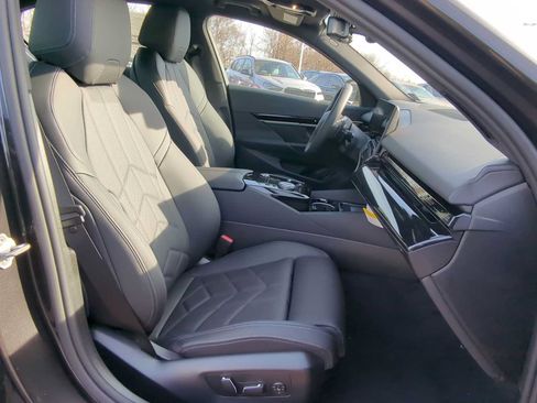 Used 2026 BMW 530i xDrive w/ Premium Package AWD/4WD image 24
