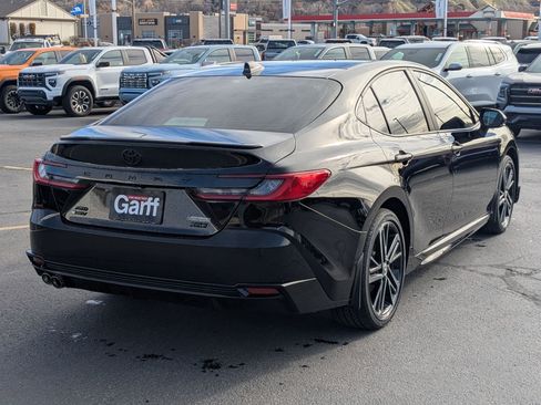 Used 2025 Toyota Camry XSE image 3