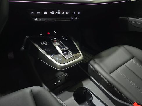 Used 2024 Audi Q4 e-tron Premium Plus w/ Premium Plus AWD/4WD image 28