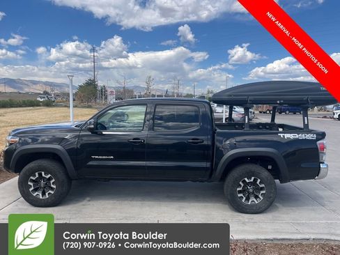 Used 2022 Toyota Tacoma TRD Off-Road image 4