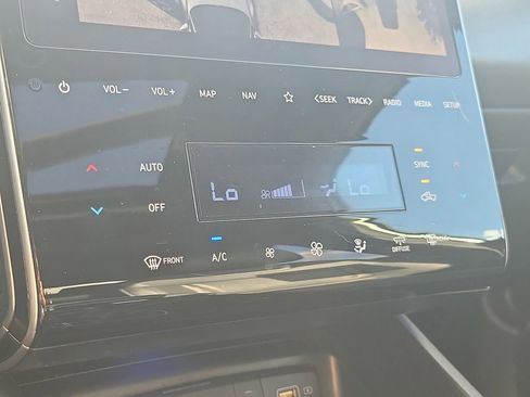 Used 2022 Hyundai Santa Cruz Limited image 37