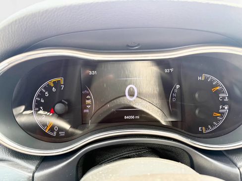 Used 2017 Jeep Grand Cherokee Limited image 10