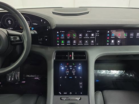 Used 2023 Porsche Taycan image 16