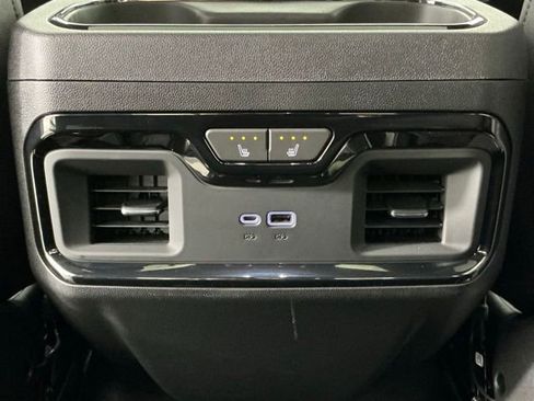 Used 2023 GMC Sierra 1500 AT4 w/ AT4 Premium Package AWD/4WD image 23