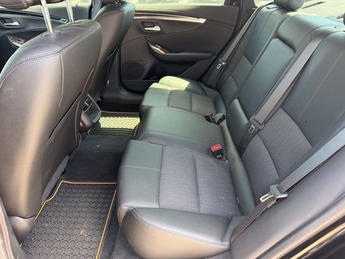 Used 2014 Chevrolet Impala LT w/ Convenience Package FWD image 16
