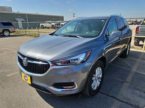 Used 2021 Buick Enclave Essence image 1