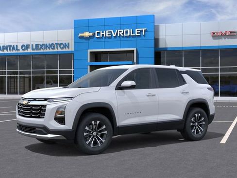 New 2026 Chevrolet Equinox LT image 2