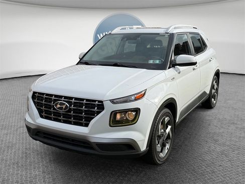 Used 2022 Hyundai Venue SEL image 8