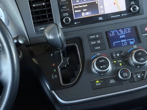 Used 2020 Toyota Sienna SE Premium AWD/4WD image 32