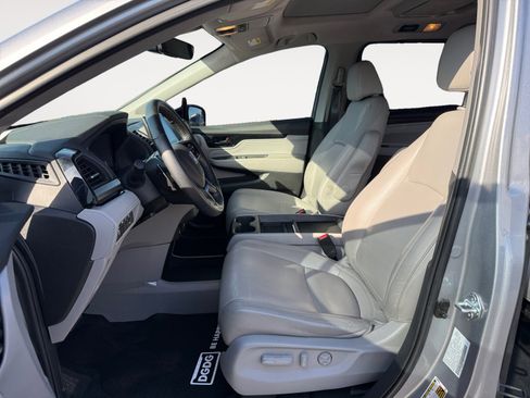 Used 2023 Honda Odyssey Touring image 10