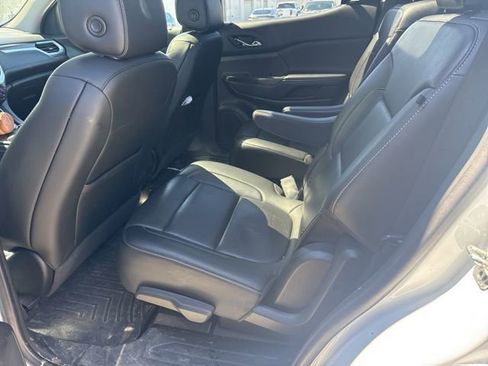 Used 2021 GMC Acadia SLT w/ Elevation Edition image 18