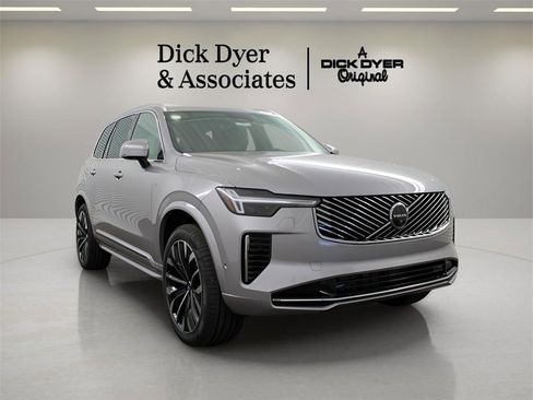 New 2026 Volvo XC90 B5 Plus image 9