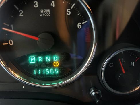 Used 2011 Jeep Compass Limited w/ Sun/Sound Group image 13