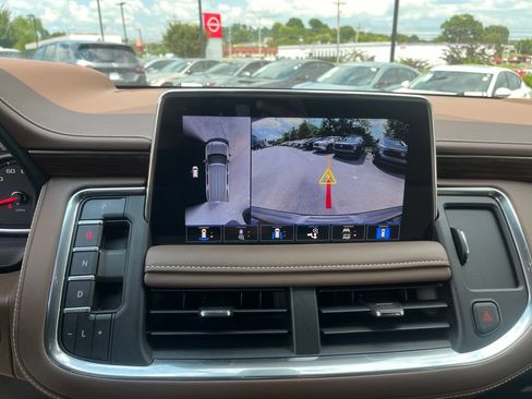 Used 2021 Chevrolet Tahoe High Country AWD/4WD image 17