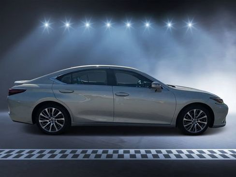 Used 2019 Lexus ES 350 w/ Premium Package FWD image 2
