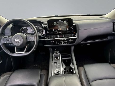 Used 2025 Nissan Pathfinder SL AWD/4WD image 7