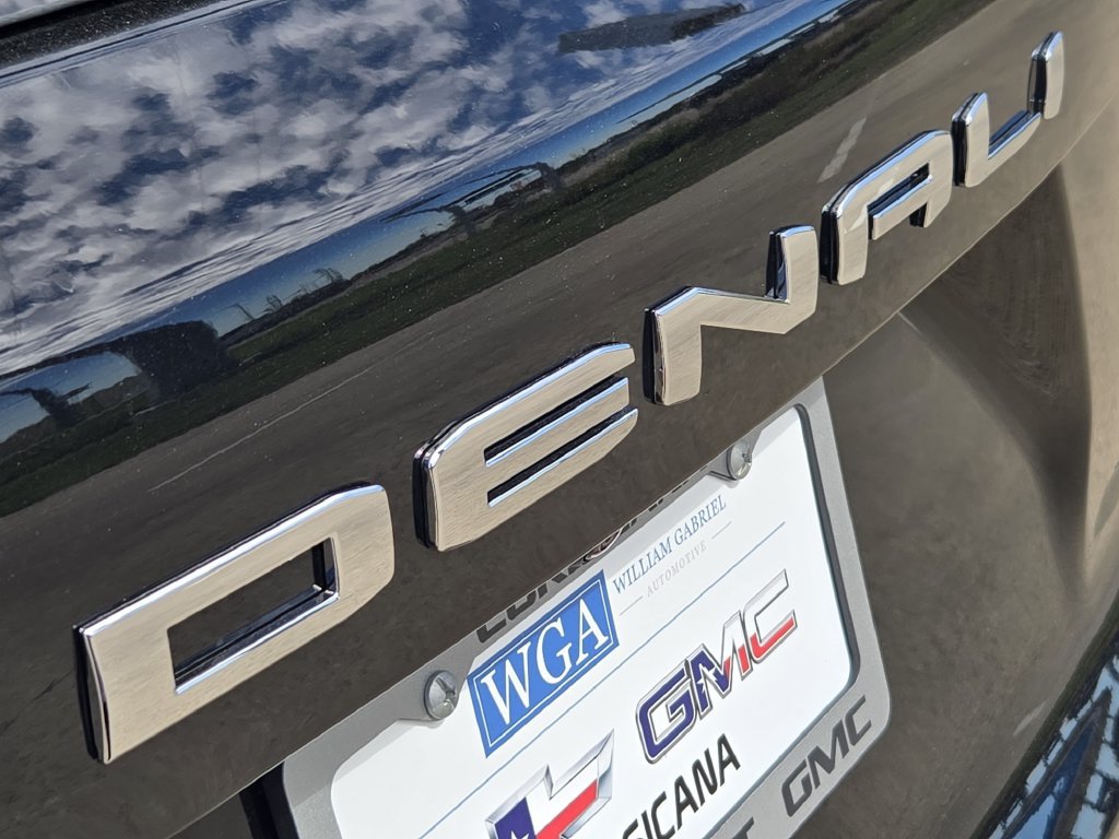 New 2027 GMC Terrain Denali w/ LPO, Floor Liner Package AWD/4WD image 9