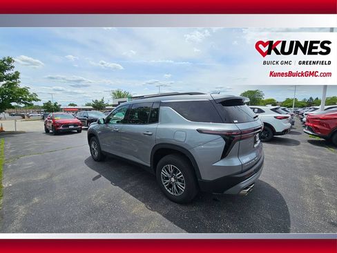 Used 2024 Chevrolet Traverse LT AWD/4WD image 8