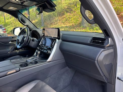 Used 2024 Lexus LX 600 MARK LEVINSON SOUND / APPEARAN w/ Appearance Package image 55