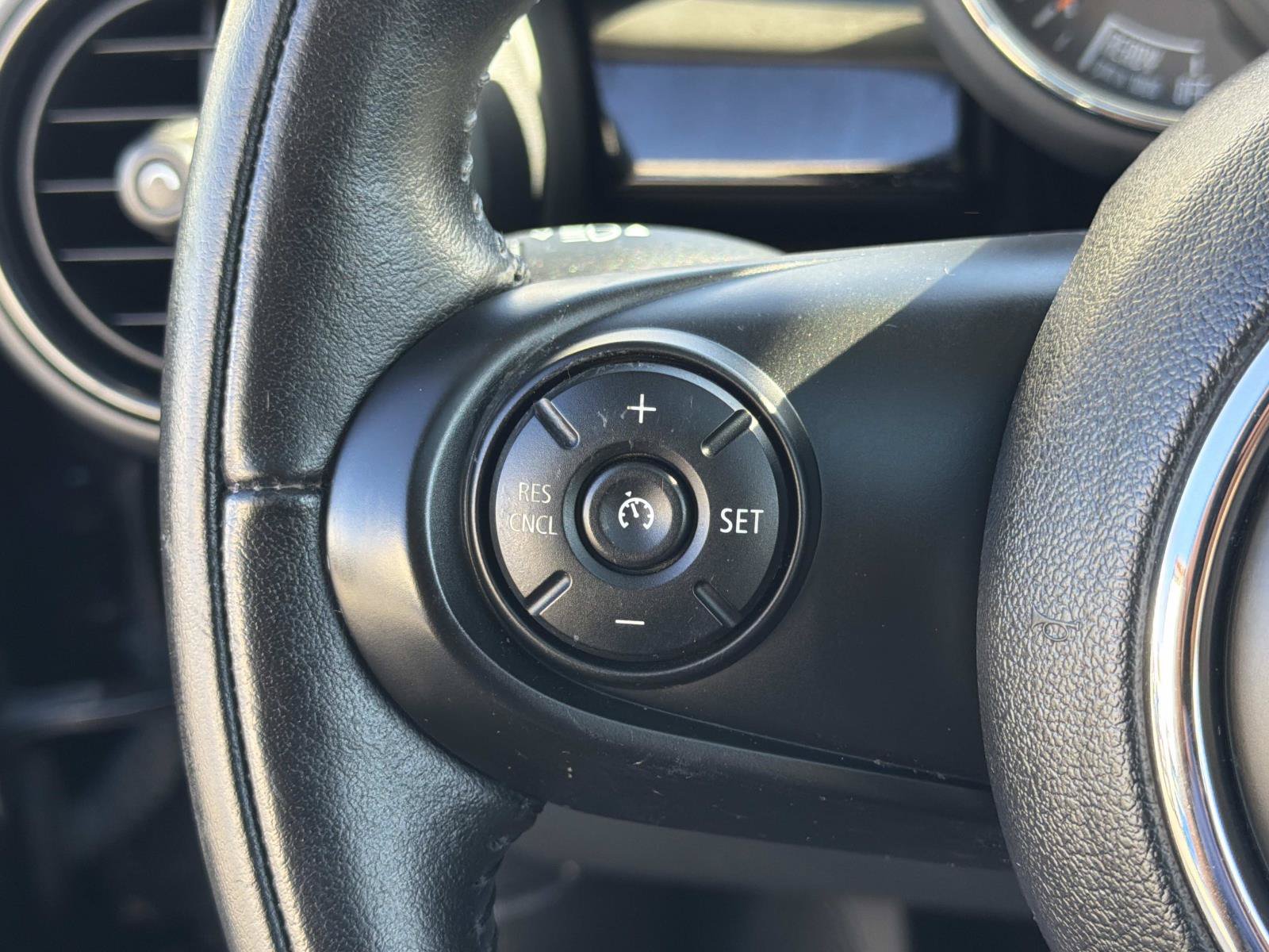Used 2019 MINI Cooper 2-Door Hardtop FWD image 13