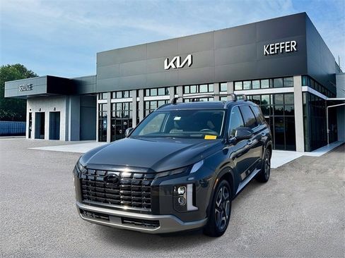 Used 2023 Hyundai Palisade Limited image 1