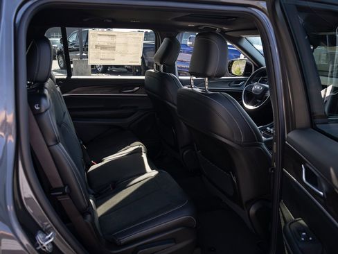 New 2026 Jeep Grand Cherokee L 4WD image 22