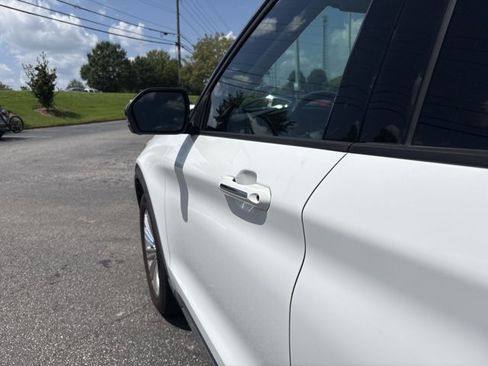Used 2020 Ford Explorer Limited RWD image 11