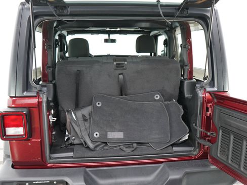 Used 2021 Jeep Wrangler Sport AWD/4WD image 13