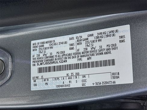 Used 2024 Lincoln Corsair Grand Touring image 32